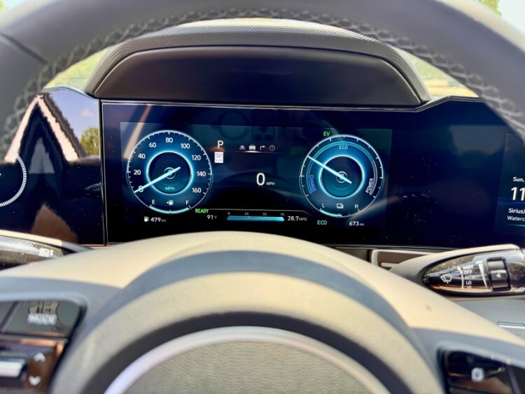 2026-hyundai-elantra-limited-hybrid-digital-driver-display-carpro.j
