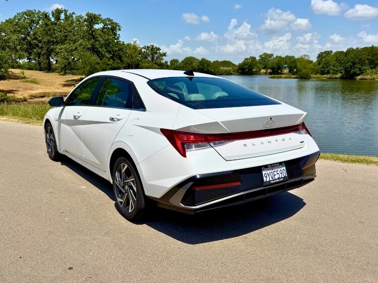 2026-hyundai-elantra-limited-hybrid-exterior-back-carpro.j