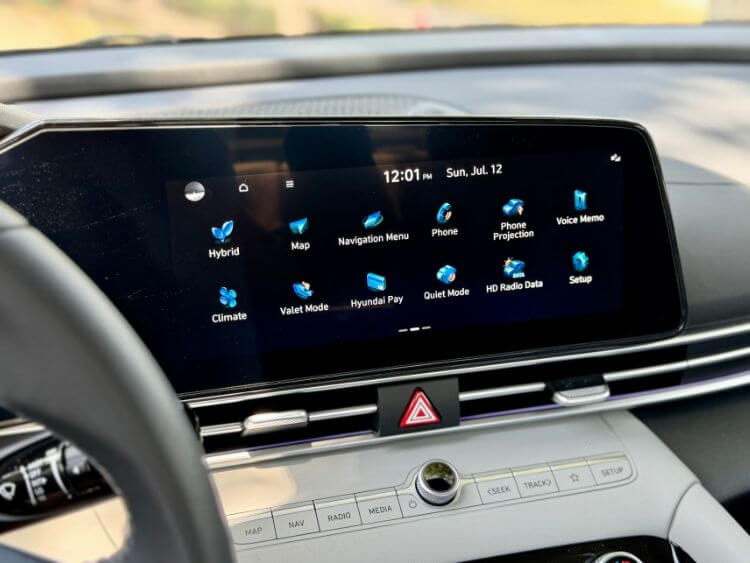 2026-hyundai-elantra-limited-hybrid-multimedia-2-carpro.j