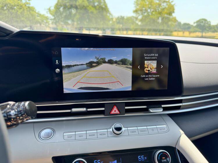 2026-hyundai-elantra-limited-hybrid-rearview-camera-carpro.j