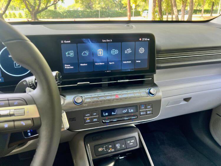2026-hyundai-kona-infotain-screen-carpro.jpg