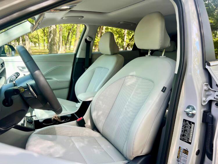 2026-hyundai-kona-limited-cabin-seats-HTEX-carpro (1)