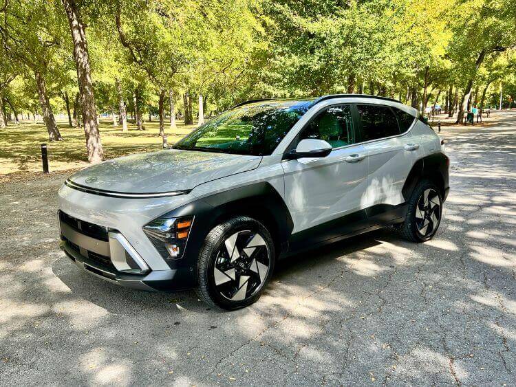 2026-hyundai-kona-limited-exterior-2-carpro