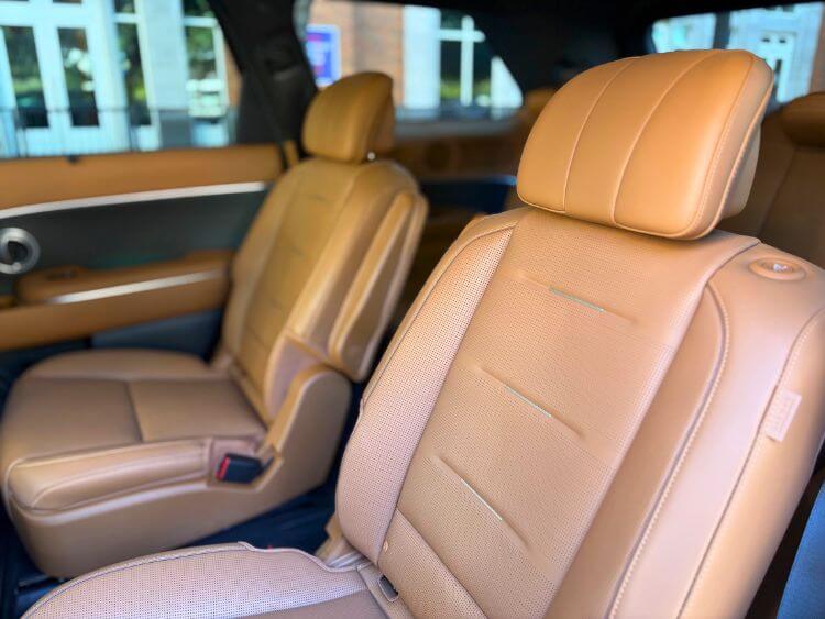 2026-hyundai-palisade-calligraphy-interior-2nd-rowjpg