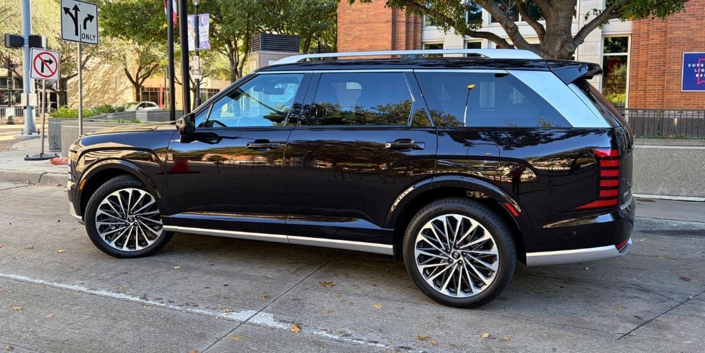 2025 Hyundai Palisade Calligraphy  Credit: CarPro.