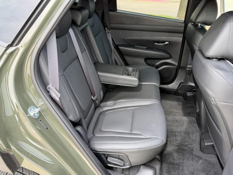 2026-hyundia-tucson-xrt-2nd-row-2-carpro