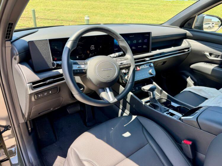 2026-hyundia-tucson-xrt-cabin-2-carpro