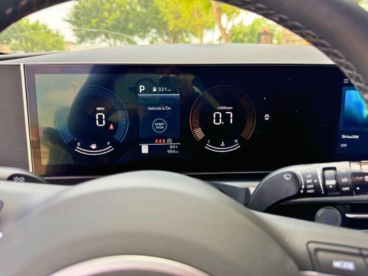 2026-hyundia-tucson-xrt-driver-display-2-carpro