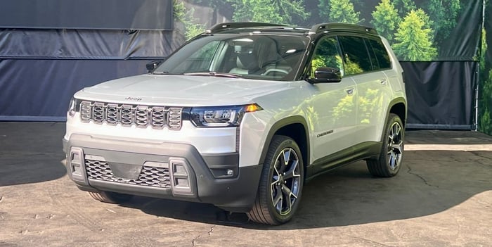 Average New Vehicle Prices Dropped Slightly In October