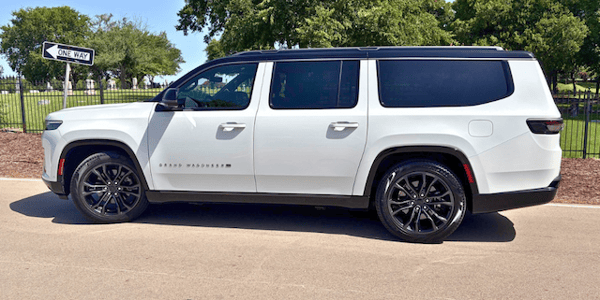 2026-jeep-wagoneer-bright-white