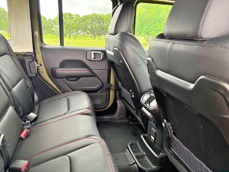 2026-jeep-wrangler-moab-392-2nd-row.jpg