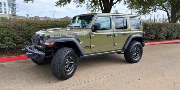 2026-jeep-wrangler-moab-392-hero-2