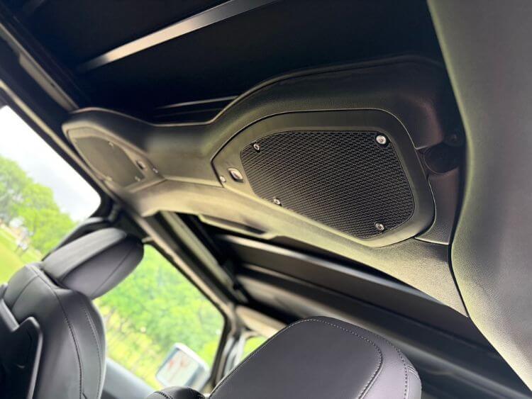 2026-jeep-wrangler-moab-392-interior-3