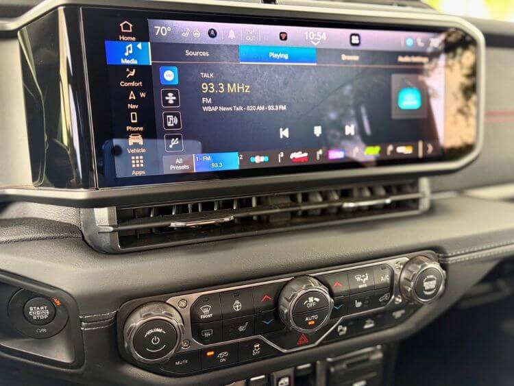 2026-jeep-wrangler-moab-392-multimedia