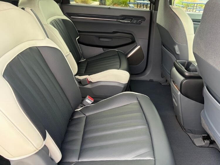 2026-kia-ev9-gt-line-2nd-row-seats-3.jpg