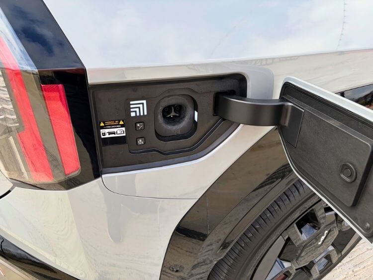 2026-kia-ev9-gt-line-charging-port-nacs