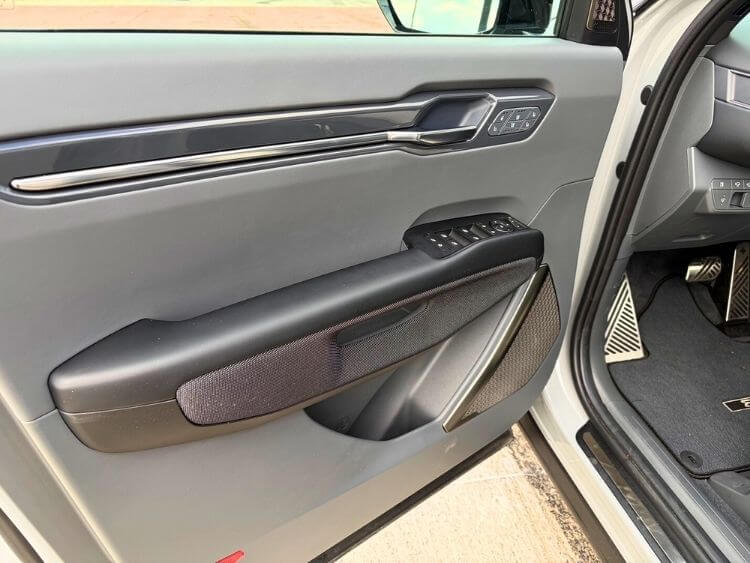 2026-kia-ev9-gt-line-door-panel