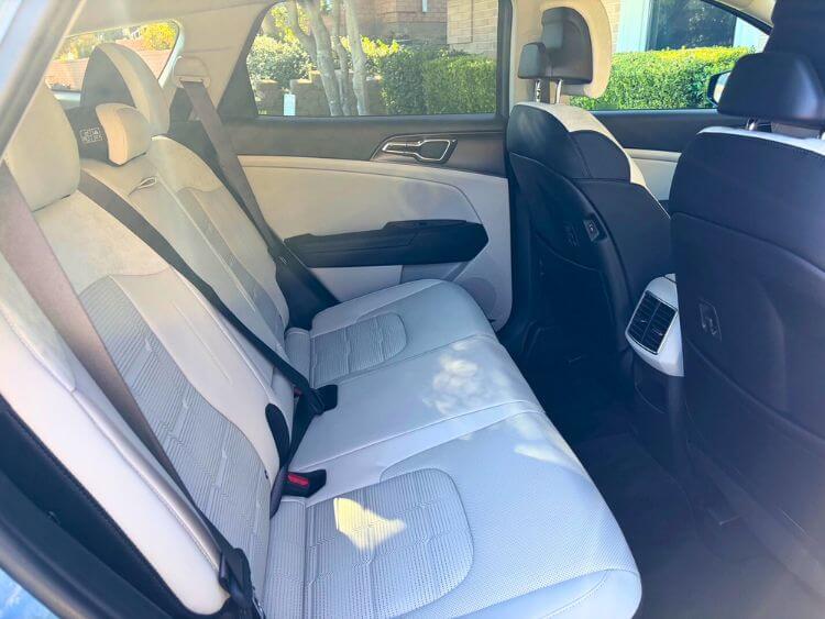 2026-kia-sportage-sx-prestige-hybrid-2nd-row.3jpg