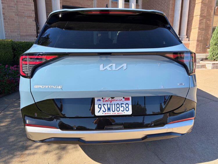 2026-kia-sportage-sx-prestige-hybrid-exterior-tail-end