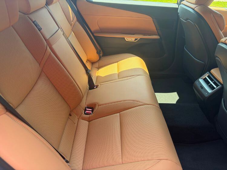 2026-lexus-es-350-hybrid-2nd-row-carpro