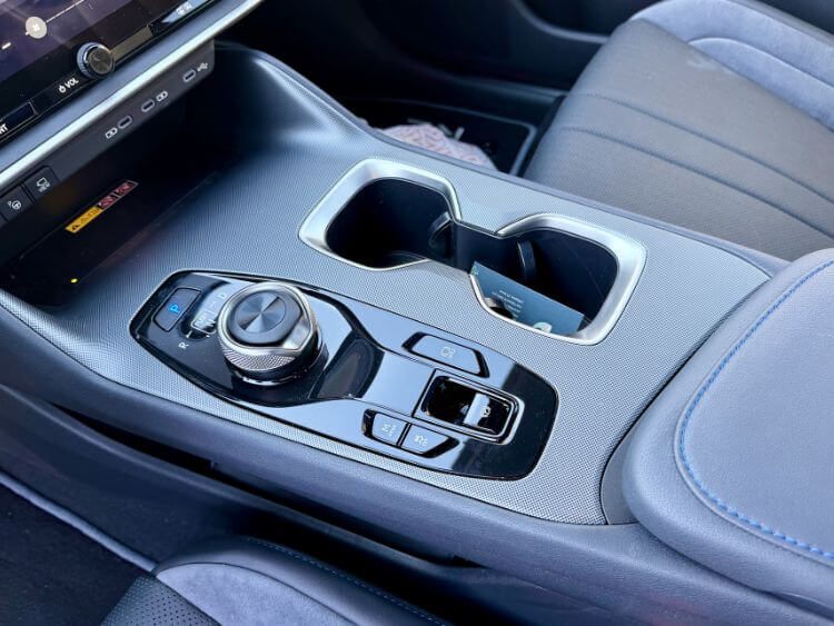 2026-lexus-rz-550ee-f-sport-center-console-carpro.