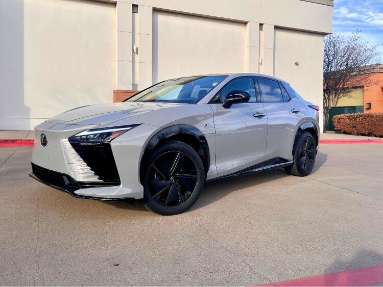 2026-lexus-rz-550ee-f-sport-exterior-3-carpro.