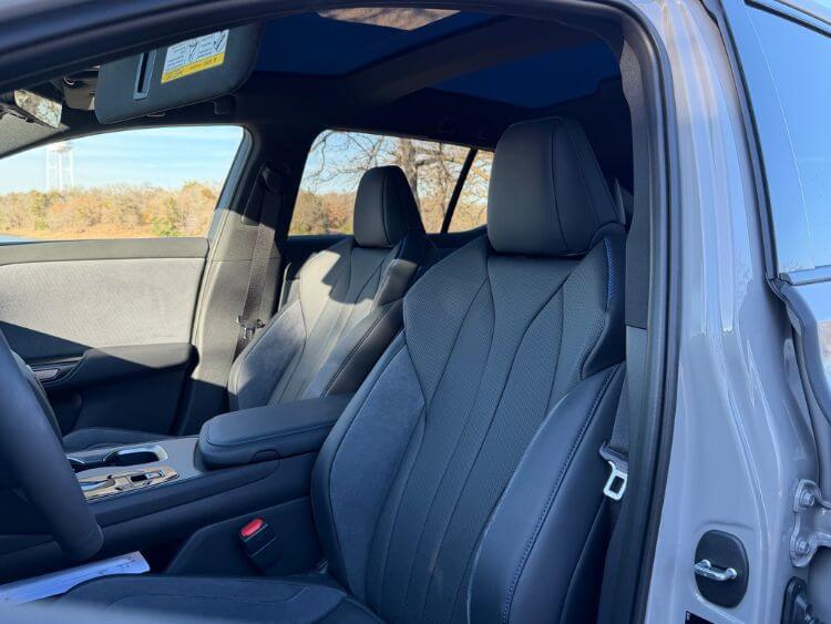 2026-lexus-rz-550ee-f-sport-seats-1-carpro.