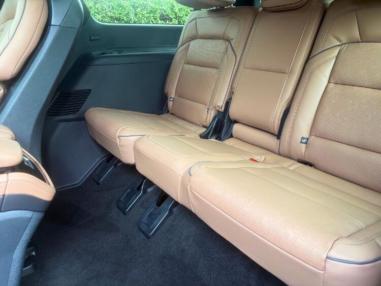 2026-lincoln-navigator-l-black-label-3rd-row-carpro