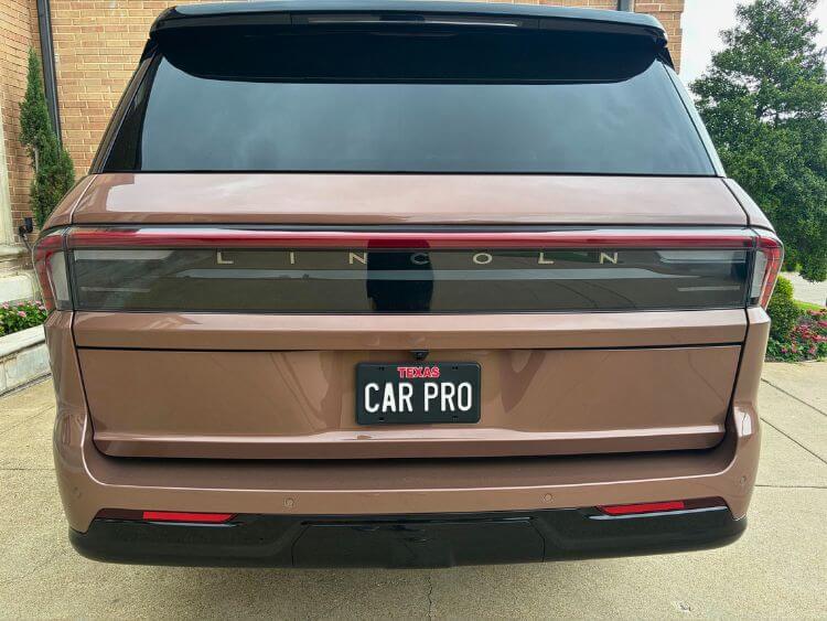 2026-lincoln-navigator-l-black-label-lincoln-tail-end-2