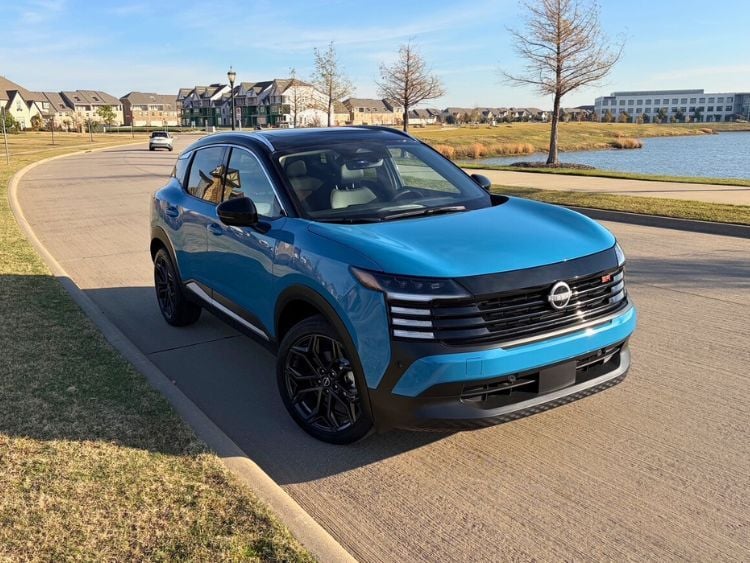 2026-nissan kicks-sr-4-carpro