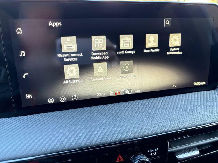 2026-nissan kicks-sr-apps-screen-