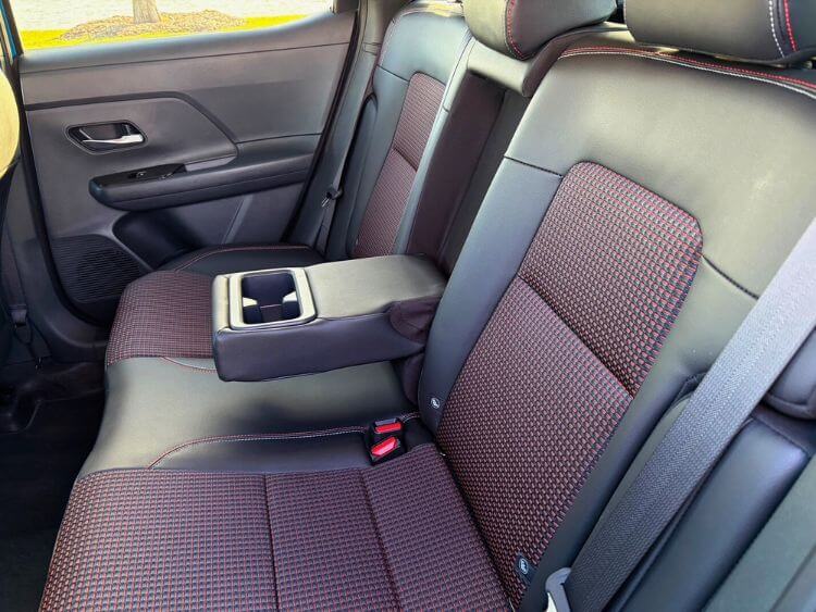 2026-nissan kicks-sr-interior-2-carpro