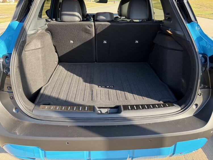 2026-nissan kicks-sr-interior-cargo-carpro