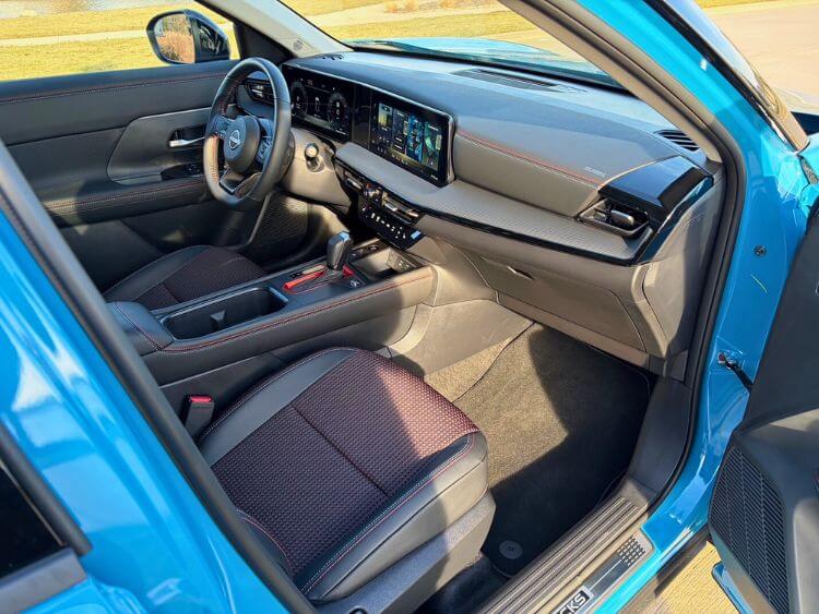 2026-nissan kicks-sr-interior-passenger-side-wide-2-carpro