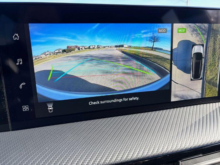 2026-nissan kicks-sr-interior-rear-view-carpro