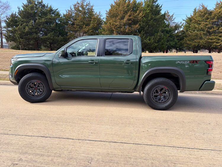 2026-nissan-Frontier-Pro-4X-profile-carpro