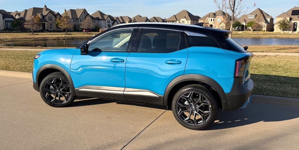 2026 Nissan Kicks SR in Arctic Bliue. Credit: CarPro.