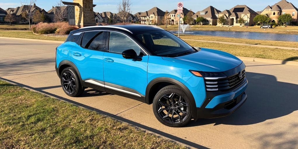 2026 Nissan Kicks SR in Arctic Blue. Credit: CarPro.