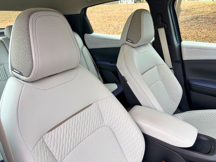 2026-nissan-leaf-passenger-saats-carpro