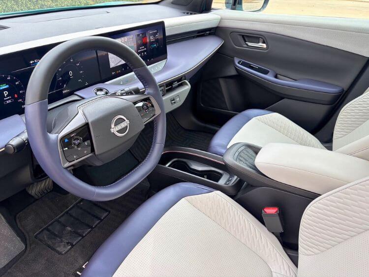 2026-nissan-leaf-platinum-cabin-hero-carpro