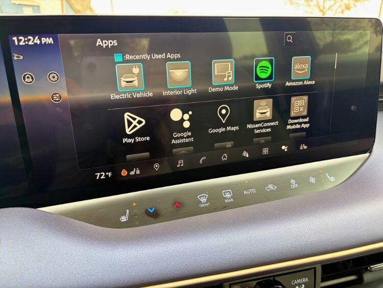 2026-nissan-leaf-platinum-display-appls-carpro