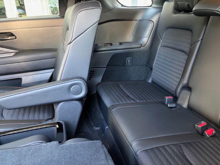 2026-nissan-pathfinder-rock-creek-seats-3-carpro
