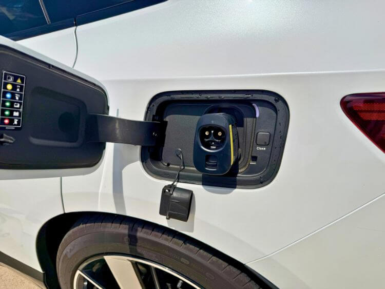 2026-polestar-4-dual-motor-pilot-NACS adaptor-carpro