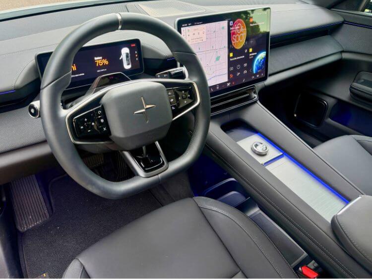 2026-polestar-4-dual-motor-pilot-cabin01