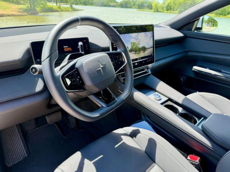 2026-polestar-4-dual-motor-pilot-cabin02-carpro