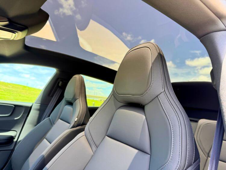 2026-polestar-4-dual-motor-pilot-rearview-glass-roof-driver chair