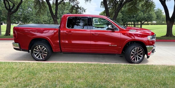 2026-ram-1500-longhorn-hero-carpro (1)