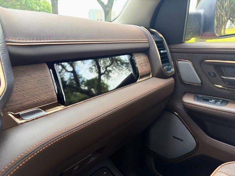 2026-ram-150longhorn-dash-carpro.