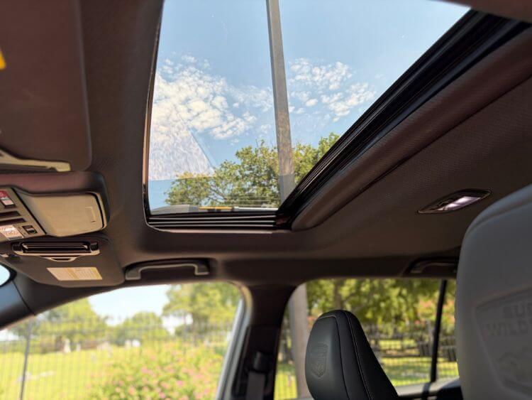 2026-subaru-outback-wildnerness-sunroof-carpro