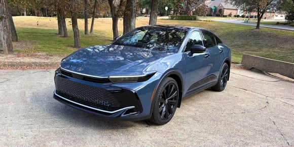 2026-toyota-crown-hybrid-2-carpro